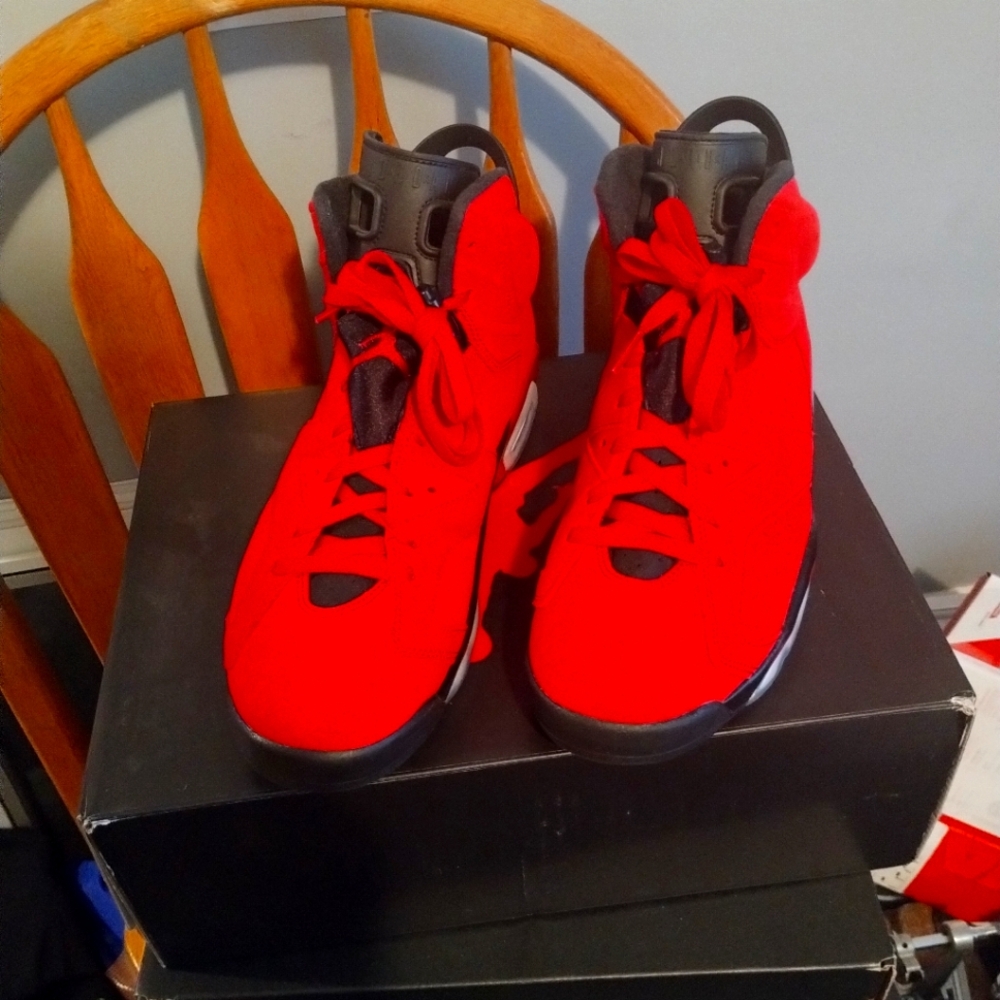 Just don't like the colors..Brand-New some never ever been wore size 11 Red ones
